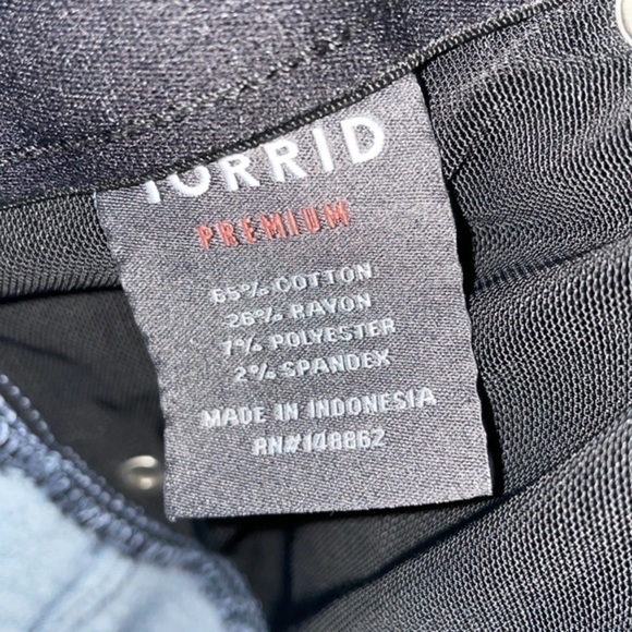 Torrid Premium Bombshell Skinny Stretch Denim Casual Comfy Summer Jean Shorts - Picture 6 of 13